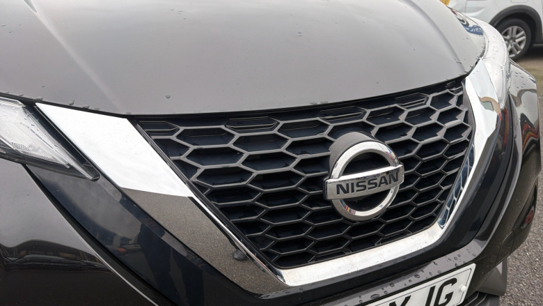 Nissan Juke 1.0 DiG-T N-Connecta 5dr Petrol Hatchback